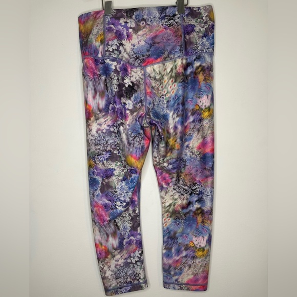 Athleta Women's Elation Printed Capri, Medium, Color- Renewed Bloom Chro… - Picture 5 of 8